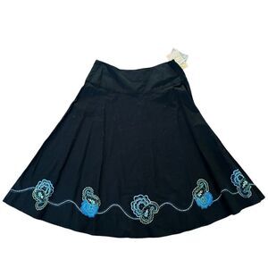 😊 3/$30 
NWT embroidered skirt by Choices Sz N black w/blue & green detail